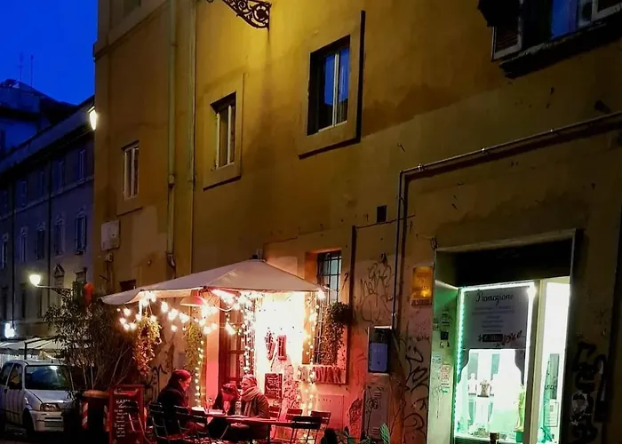 Rome, Trastevere Ideally Located * Рим